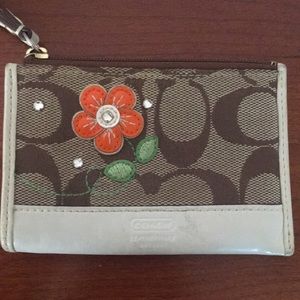 Adorable Flower Coach Change Purse 👜